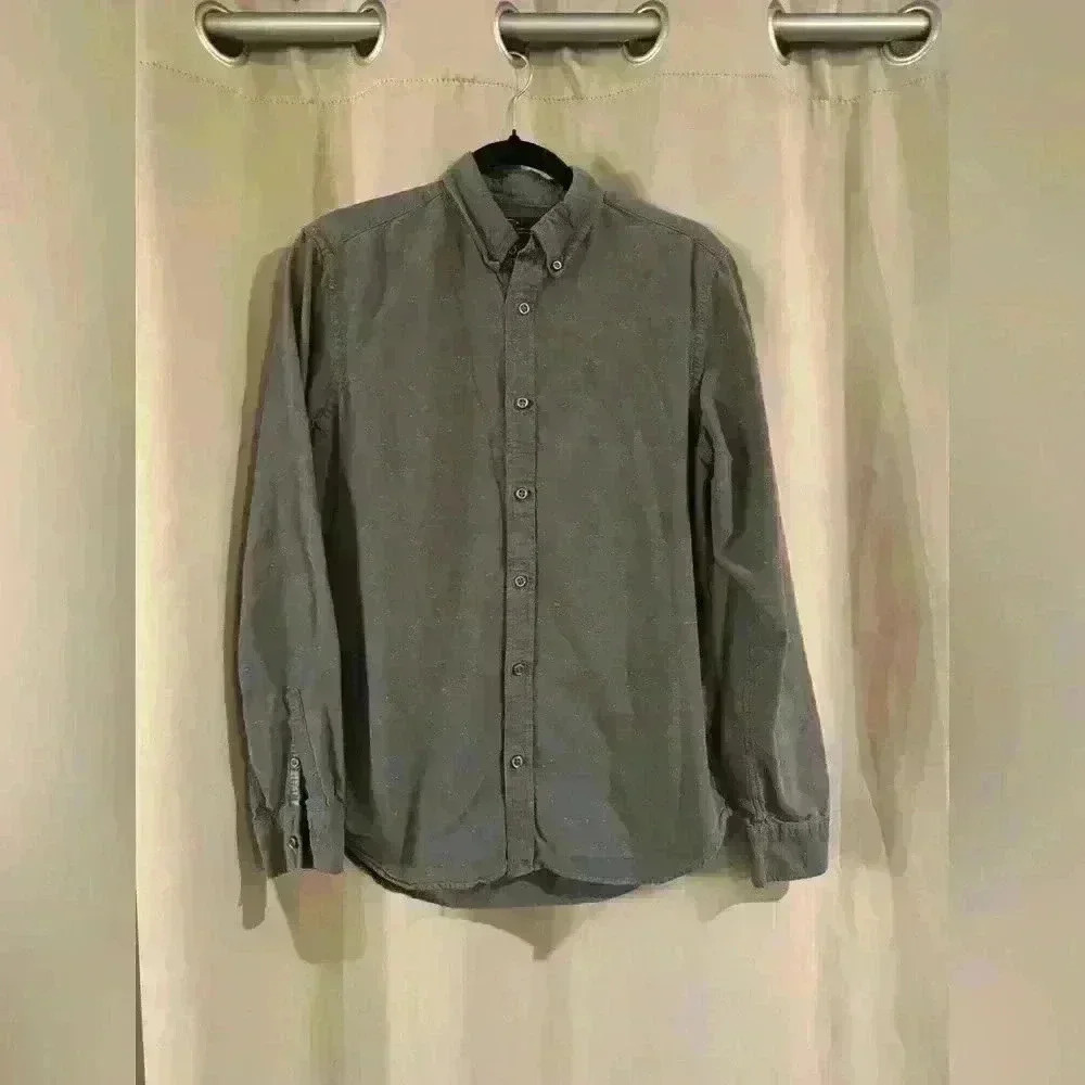 Men’s GrayGap Button Down